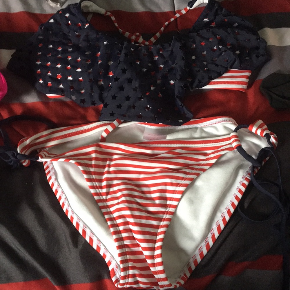 EUC American flag** top small bottom medium